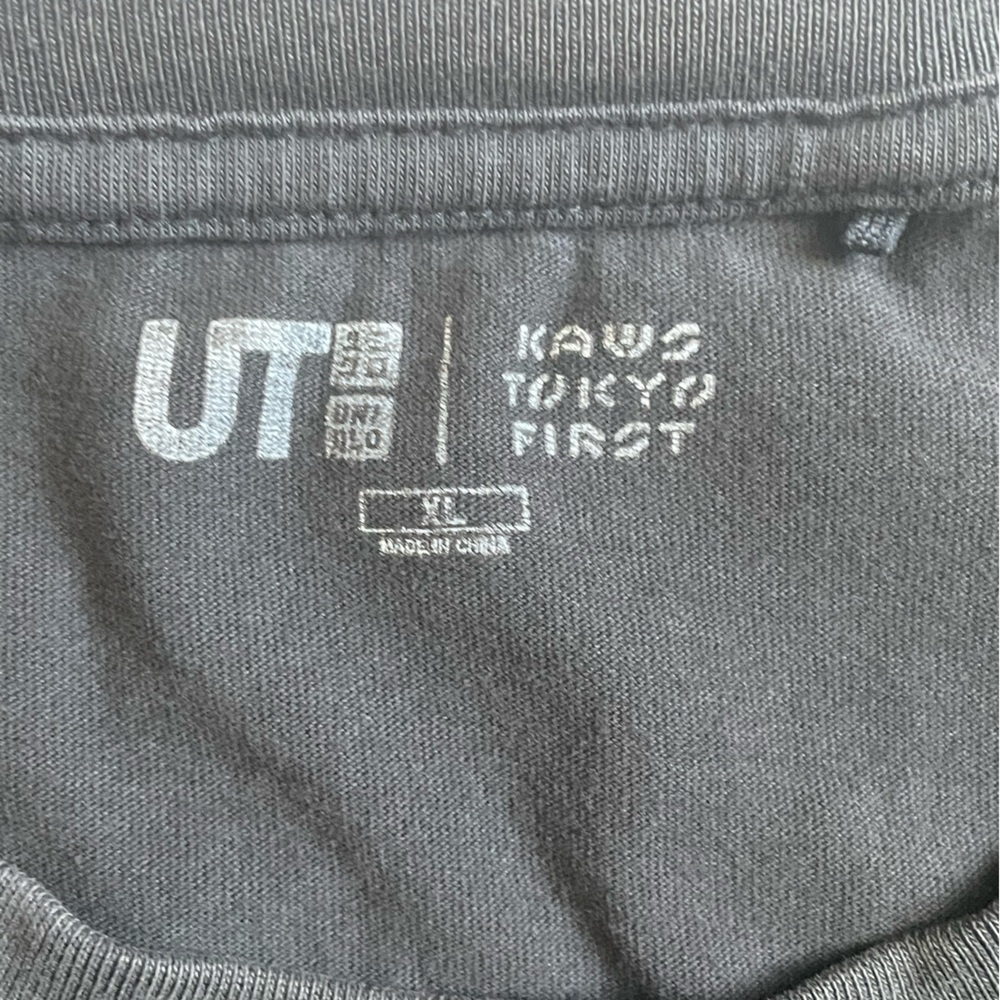 Kaws x Uniqlo tokyo first tee tshirt man’s XL - Picture 4 of 8